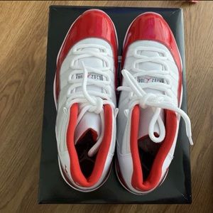 Jordan 11 Cherry High size 11